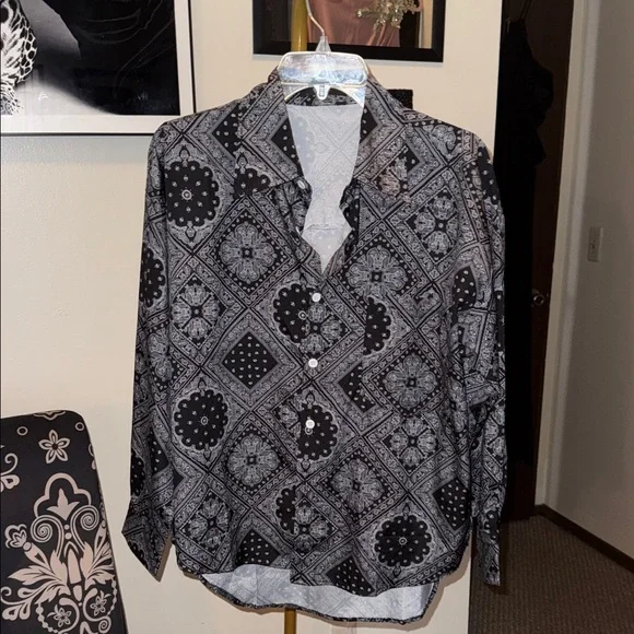 Stylish Black and Gray Patterned Shirt - Picture 1 of 5
